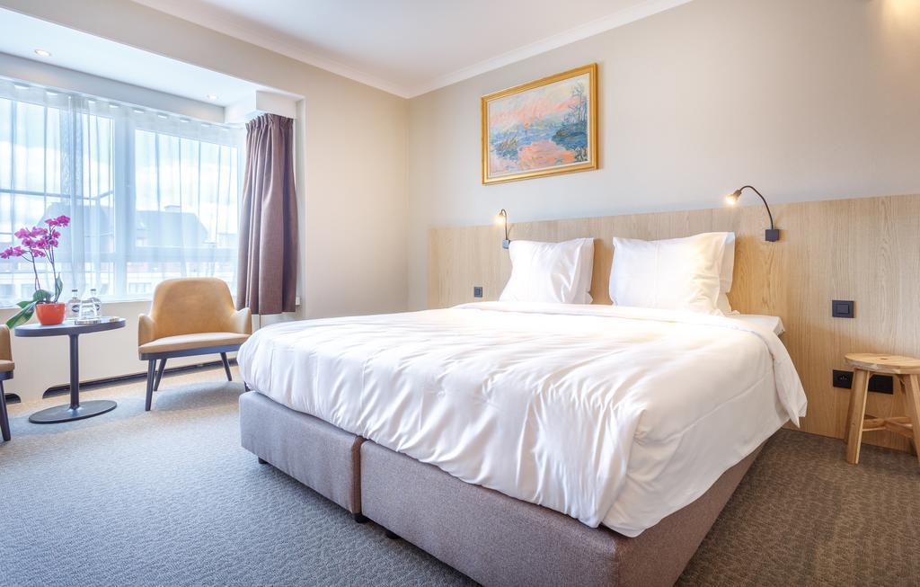 Carlton Hotel